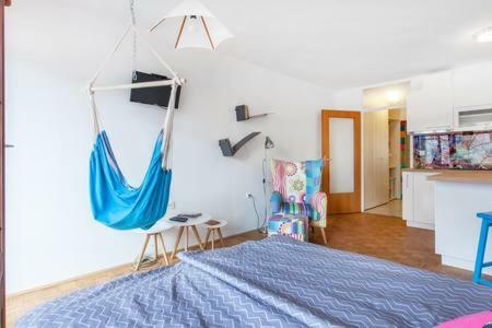 Apartment Living Colors
