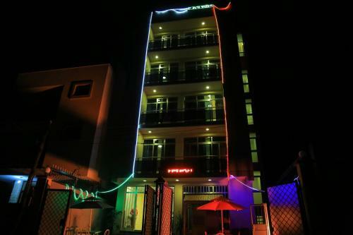 T.m.y Hotel