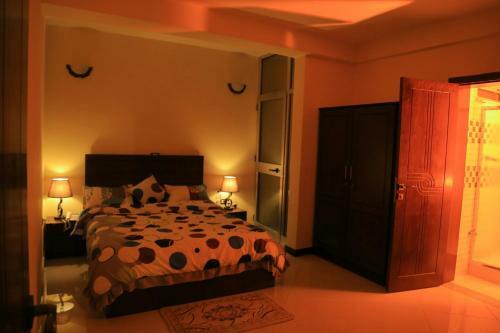 T.m.y Hotel