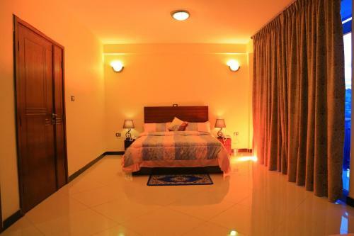 T.m.y Hotel