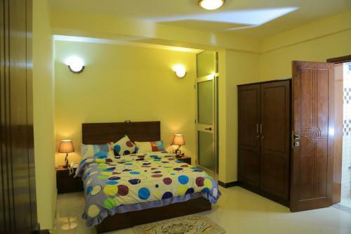 T.m.y Hotel