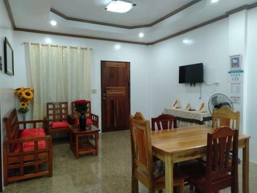 Foxtail Guesthouse Siargao