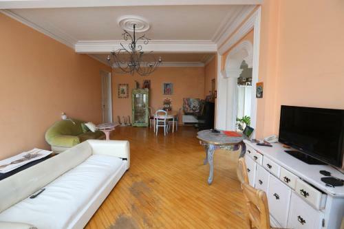Hostal Guest House One Two Three