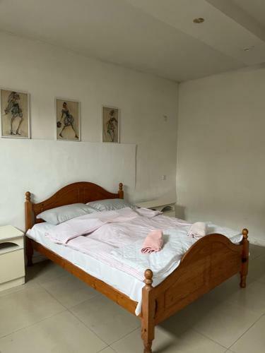 Hostal Guest House One Two Three