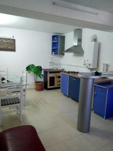 Hostal Guest House One Two Three