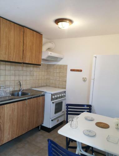 Traditional Cycladic ?ouse With Sea View