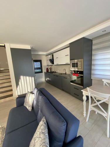 Toharya Villa