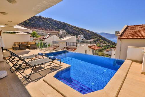 Villa Angell
