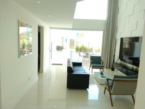 Casa Alto Padr�o 7 Su�tes - Guarajuba