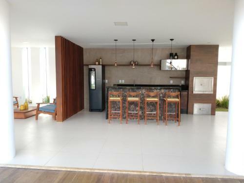 Casa Alto Padr�o 7 Su�tes - Guarajuba