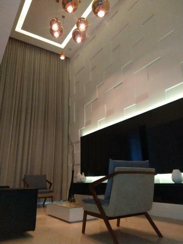 Casa Alto Padr�o 7 Su�tes - Guarajuba
