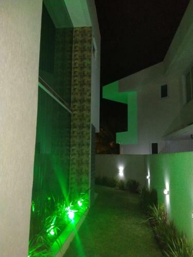 Casa Alto Padr�o 7 Su�tes - Guarajuba