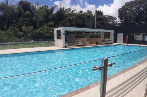 Hermoso Apartamento Entero - Piscina - Parqueadero