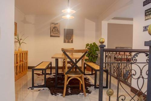 Luxury 4br House Near El Tesoro- 10 Min Walk