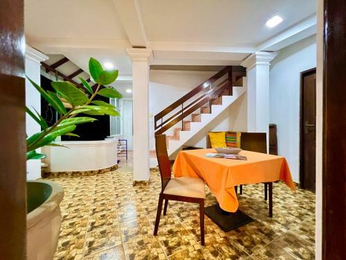 Hostal The Hub By Dorset