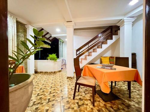 Hostal The Hub By Dorset