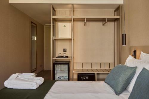 Omid Saldanha Hotel