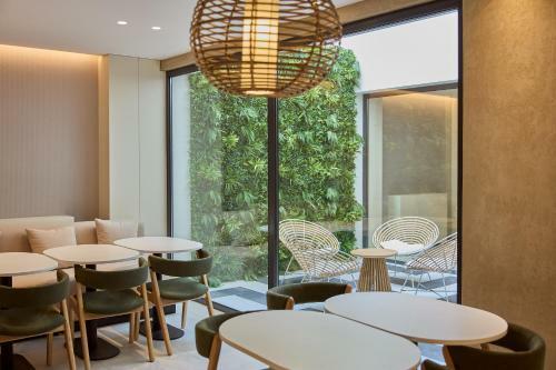 Omid Saldanha Hotel