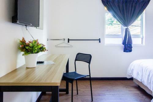 Explore 5br Gardenhouse Retreats (Free Parking)
