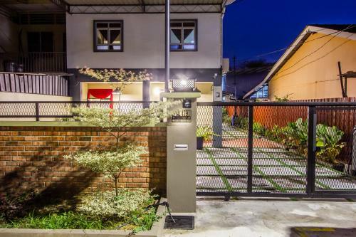 Explore 3br Gardenhouse Retreats (Free Parking)
