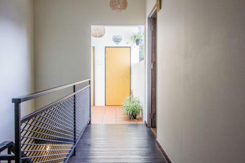 Explore 3br Gardenhouse Retreats (Free Parking)