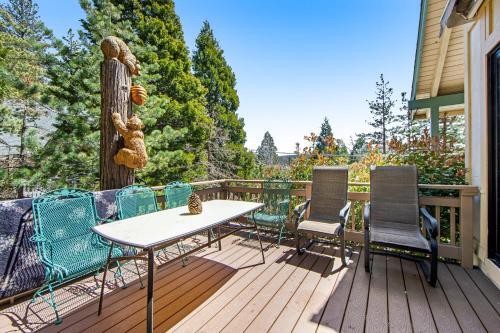 Honey Bear Hideaway