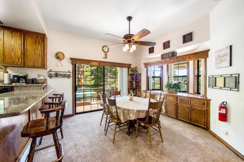 Honey Bear Hideaway