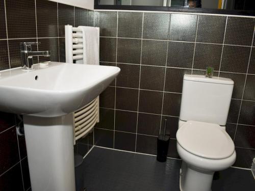 Pass The Keys Centrally Located Apartment With Large Balcony