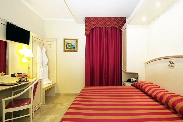 Fashion Hotel