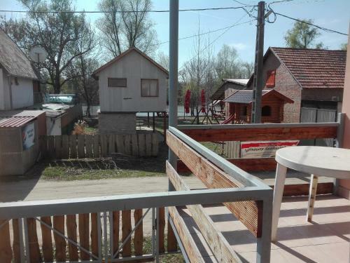 V�ziszony �d�l?