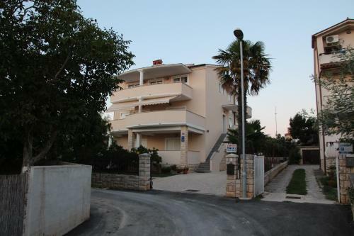 Apartments Demarin