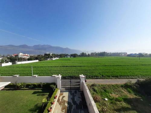 Hill View 3 Bedroom Villa/ 30 Km From Nainital