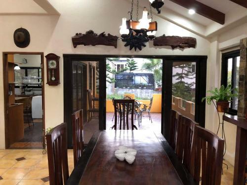 Bnr Tagaytay Guesthouse 4-bedrooms