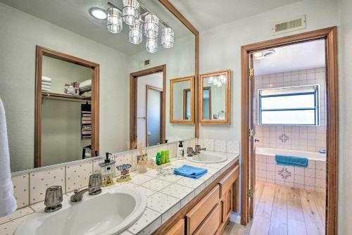 Waterfront Oxnard Escape With Kayaks And Dock!