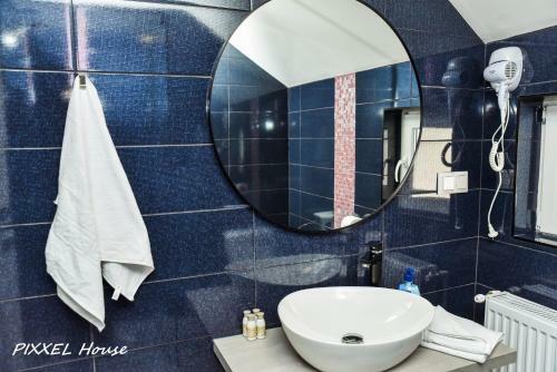 Hostal Pixxel House