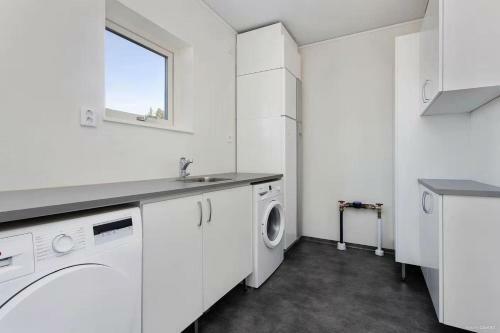Havsn�ra Nybyggd Modern Villa Uthyres �ret Runt!