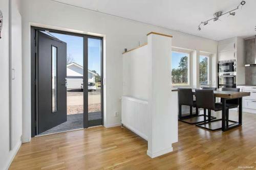 Havsn�ra Nybyggd Modern Villa Uthyres �ret Runt!
