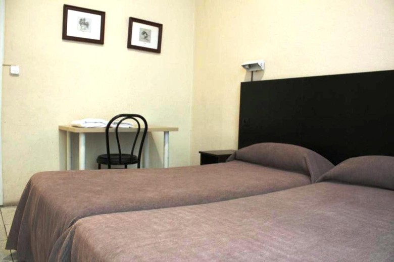 Hostal Baires