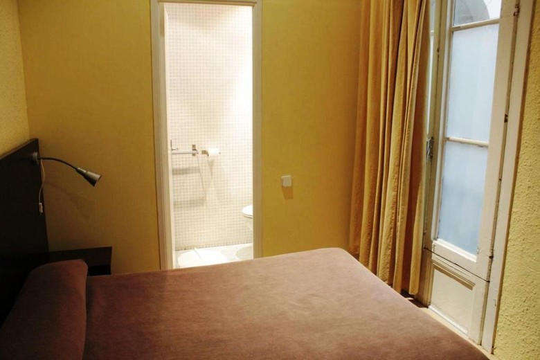 Hostal Baires
