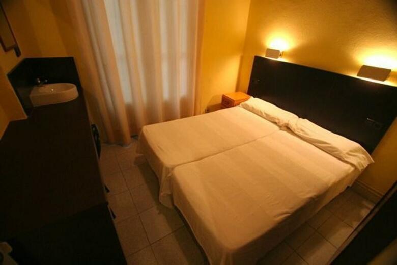 Hostal Baires