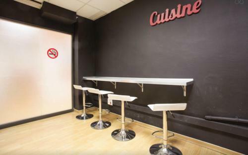 Holidaysbcn Hostel