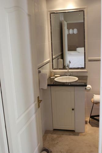 Bed & Breakfast Explorer Guesthouse