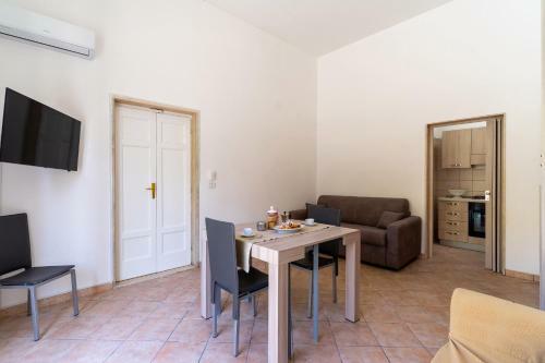 Soleado Apartments