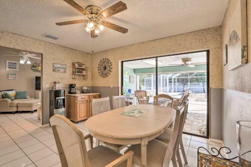 Colorful Cape Coral Retreat With Screened Lanai