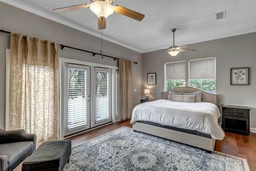 Stunning Beach Home With Rooftop Deck!!