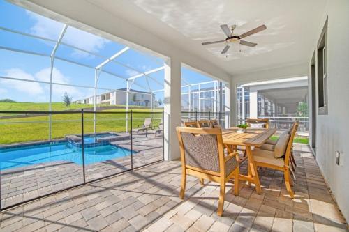 8812cruden Villa