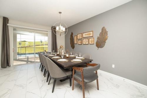 8812cruden Villa