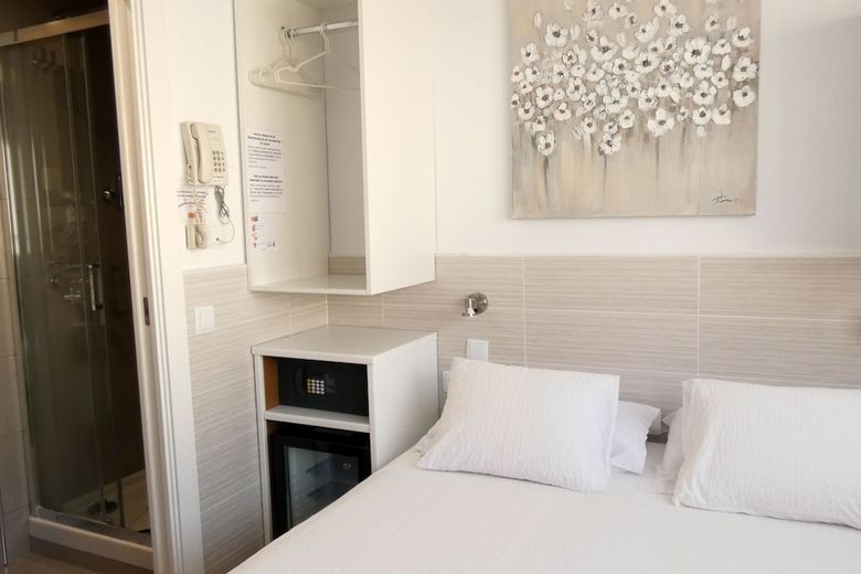 Hostal House