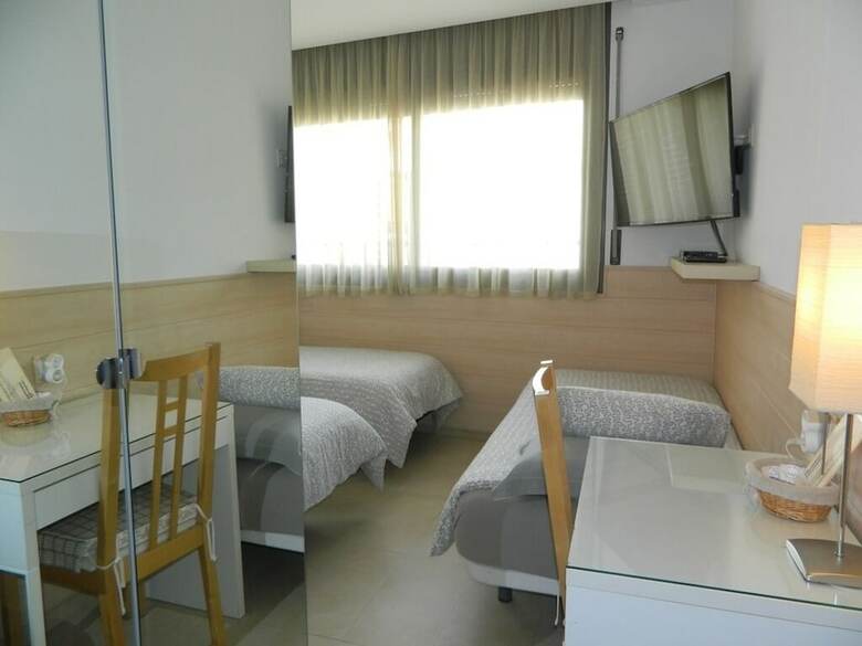 Hostal House