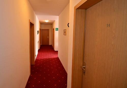 Posada Gasthof Transit